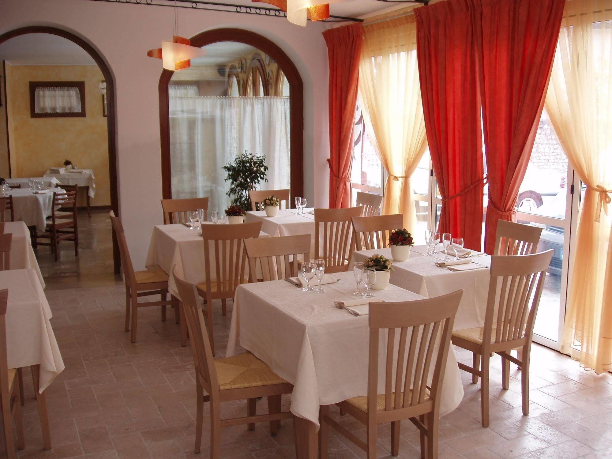 Locanda Ai Archi Farra di Soligo Exterior foto